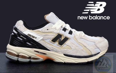 Кросівки New Balance 1906 41 р. Матеріали:
Натур. замша + текстиль + піна.
Сезон:
Весна-літо