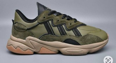 Кросівки Adidas Ozweego 44 (28 см.) р. Осінь  Матеріали:
Натур. замша + шкіра + піна
Сезон:
Осінь
