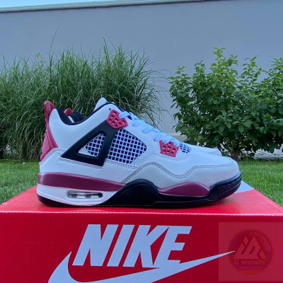 Кросівки Nike Jordan 4 37-41 р. 2 кольори Кросівки Nike Jordan 4 37-41 р. 2 кольори Є ОПТ, дропшипінг, роздріб
Материал:
Кожа
Подошва:
Пена
Демисезон