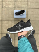 ​Кросівки New Balance 860 43 р.