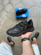 ​Кросівки Adidas Ozweego 41 (25.5-26 см.) р. Весна