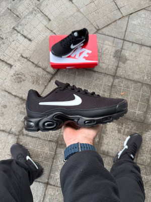 ​​Кросівки Nike Air Max Plus TNPO 42, 43, 44 р. Весна Весна
Є ОПТ, дропшипінг, роздріб
Матеріали:
Текстиль + піна болони
Сезон:
Весна