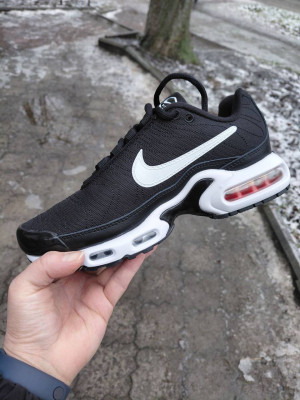 ​​Кросівки Nike Air Max Plus TNPO 37-41 р. Весна На весну
Колір чорні з білим
Є ОПТ, дропшипінг, роздріб
Матеріали:
Текстиль + піна болони