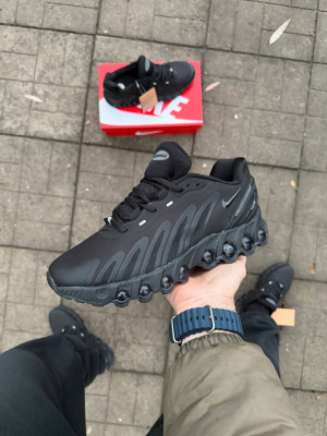 ​Кросівки Nike Air Max DN8 41, 42, 43 р. Ліцензія Весна Ліцензія
Без утеплення
Матеріали:
Текстиль + піна
Сезон:
Весна-Осінь