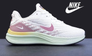 ​Кроссовки Nike Zoom Winflo Ліцензія