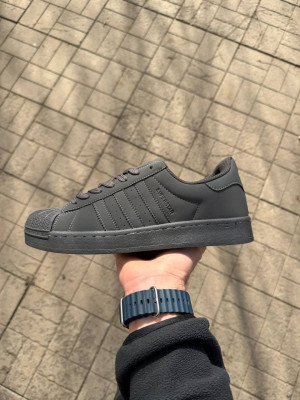 ​​Кросівки Adidas Superstar 41-44 р. Весна  Маломірки (-1-1.5 розмір)
На вузьку або середню ногу
Сезон:
Весна 