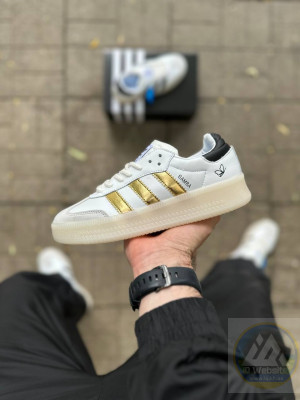 ​Кросівки Adidas Samba CLG 0 р. Весна-Літо Матеріали:
Шкіра, замша, гума.
Сезон:
Весна-Літо