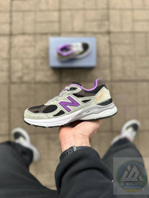 ​Кросівки New Balance 990 36, 40 р. Ліцензія Матеріали:
Натур. замша + текстиль
Сезон:
Весна-літо