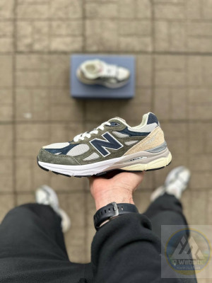 ​Кросівки New Balance 990 36-38 р. Ліцензія Матеріали:
Натур. замша + текстиль.
Сезон:
Весна-літо