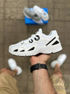 Кросівки Adidas 3 кольори 37-41 р. Матеріали:
Текстиль + шкіра + піна
Сезон:
Весна-Літо