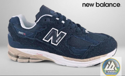 Кросівки New Balance 2002R 42 (26.5 см.) р. Весна Матеріали:
Натур. замша + текстиль + піна