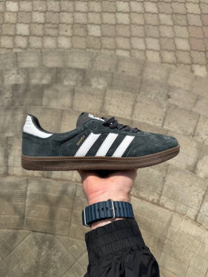 ​​Кросівки Adidas Samba 44 (28 см.) р. Весна-Літо У сірому кольори
Є ОПТ, дропшипінг, роздріб
По устільці.
На вузьку ногу
Матеріали:
Натур. замша + щільна гума.
Сезон:
Весна-Літо