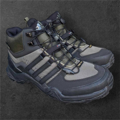 Кросівки Adidas 41 (26 см.) Термо Матеріал:
Текстиль з Хутром
Водонепроникні
Сезон
Зима