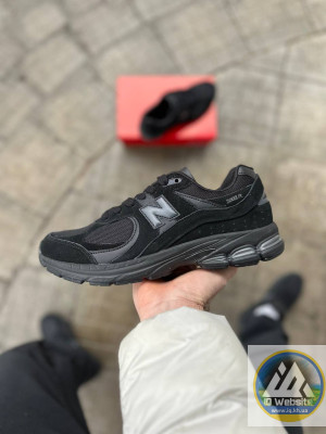 ​Кроссовки New Balance 2002R Матеріали: натур. замша + текстиль + піна.
Сезон: Весна