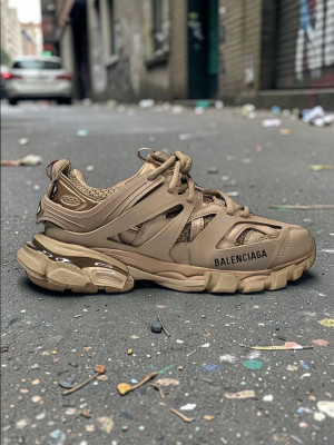 Кросівки Balenciaga Track 36-41 р. Весна-Літо 4 кольори Кросівки Balenciaga Track 36-41 р. Весна-Літо 4 кольори Є ОПТ, дропшипінг, роздріб
Материал:
Кожа, текстиль
Подошва:
Полиуретан, пена, резина
Коробка
Сезон:
Весна-Літо
