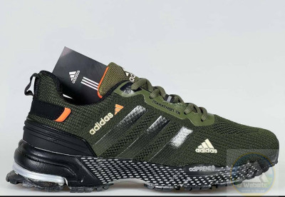 ​Кросівки Adidas Marathon 41 (25.5 см.) Матеріали:
Текстиль + мʼяка зручна піна.
Сезон:
Літо
