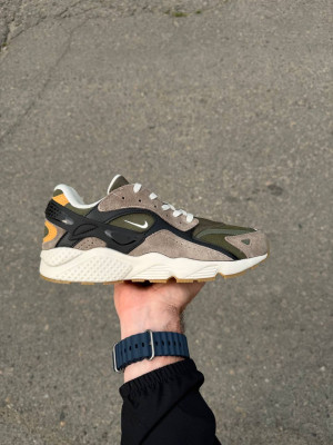 Кросівки Nike Air Huarache 41-46 р. 2 кольори Весна-Осінь Кросівки Nike Air Huarache 41-46 р. 2 кольори Весна-Осінь Є ОПТ, дропшипінг, роздріб
Матеріали:
Натур. замша + шкіра + піна.
Сезон:
Весна-Осінь