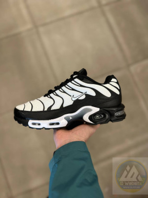 Кроссовки Nike Air Max Plus TN Матеріали:
текстиль + шкіра + піна
Сезон: 
Весна