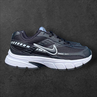 ​Кросівки Nike lnitiator 37-41 р. Термо Матеріал:
Шкіра Термо
Водонепроникні
Сезон
Осінь-Зима