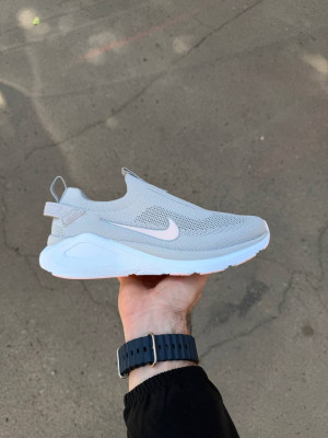 ​​Кросівки Nike 0 р. Літо  Дуже легенька модель
Є ОПТ, дропшипінг, роздріб
Колір-сірі з рожевим
Матеріали:
Сквозний текстиль + піна
Сезон:
Літо