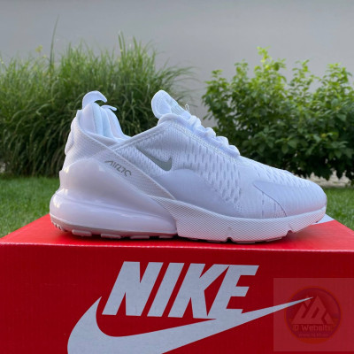 ​Кросівки Nike 270 37-41 р. Материал:
Кожа, сетка
Подошва: Пена
Демисезон