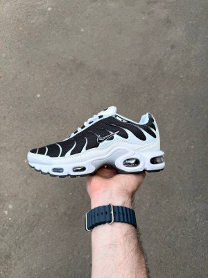 Кросівки Nike Air Max Tn Plus 36, 37, 38, 39 р. Весна-Літо Кросівки Nike Air Max Tn Plus 36, 37, 38, 39 р. Весна-Літо Є ОПТ, дропшипінг, роздріб
Сезон:
Весна-Літо
